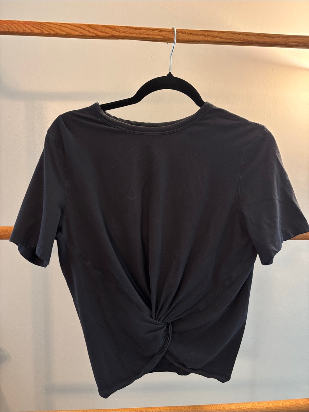 Lululemon twist front top